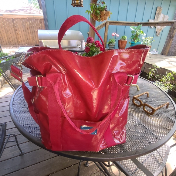 Kenneth Cole Handbags - Kenneth Cole purse bag large